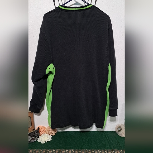 Arctic Sport Black and Green Heavy Thermal shirt - Picture 4 of 4